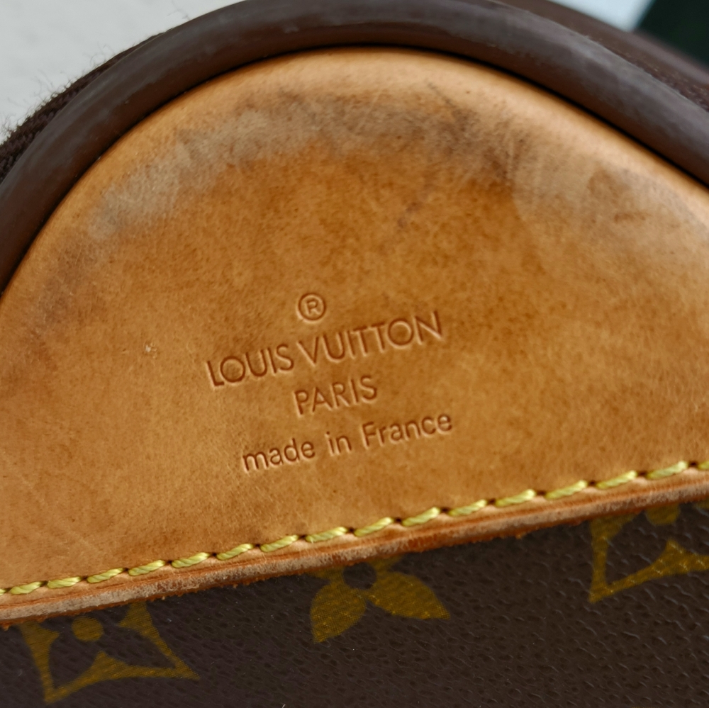 Louis Vuitton Pegase Rolling Travel carry-on Luggage